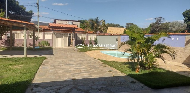 Casa com piscina no centro da Serra do Cipó