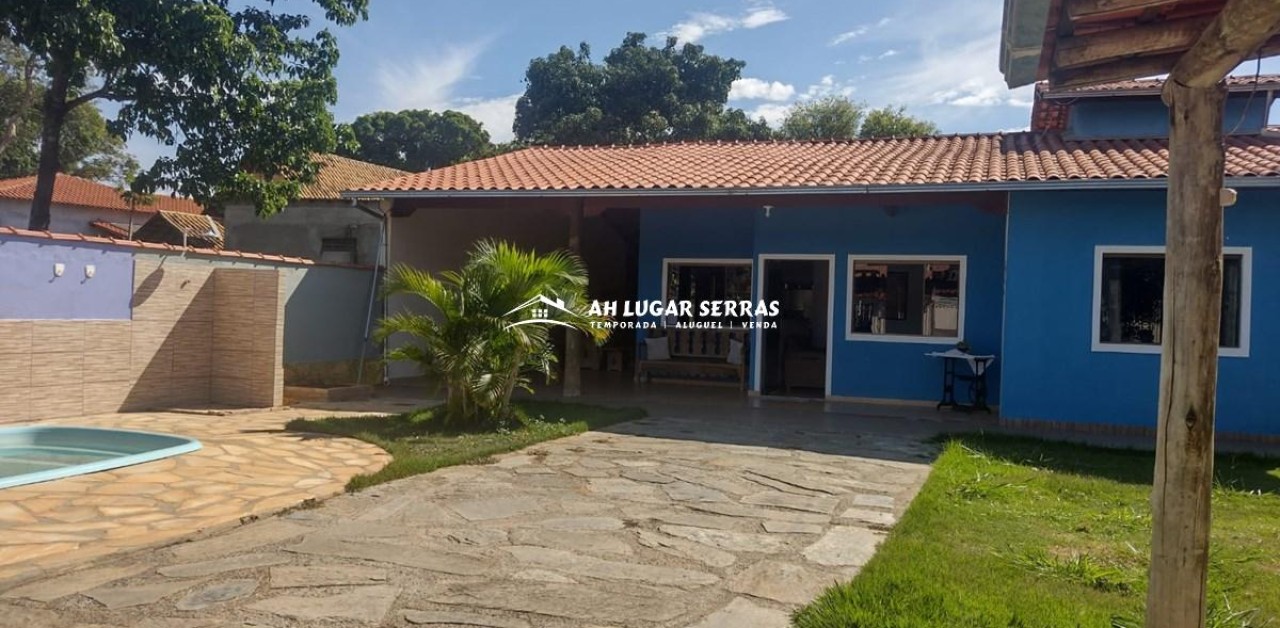 Casa com piscina no centro da Serra do Cipó